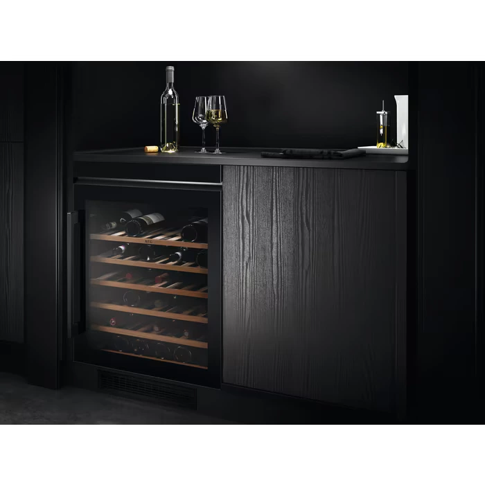 AEG 5000 Wine cabinet 52 bottles